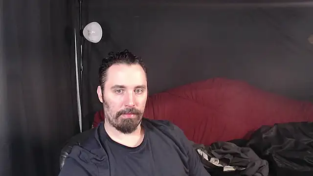 Snapshot of Metalstud chatting on February 18, 1:33 pm Metalstud online show from February 18, 1:33 pm