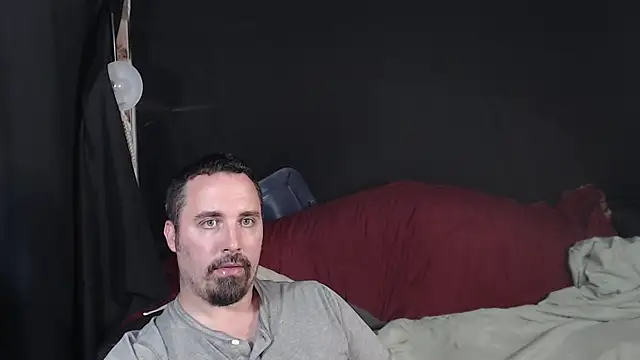 Snapshot of Metalstud chatting on October 3, 3:33 am Metalstud online show from October 3, 3:33 am