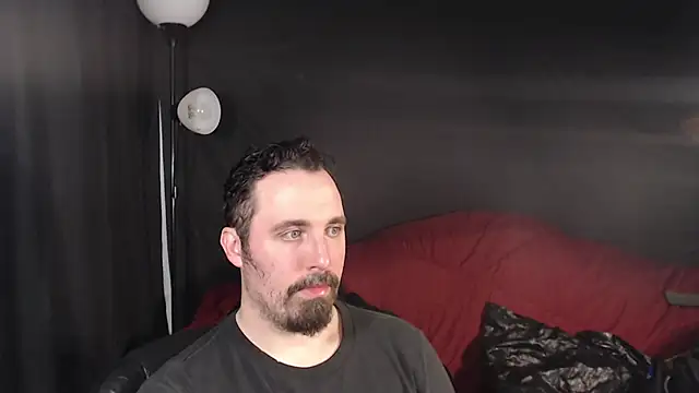 Snapshot of Metalstud chatting on February 7, 3:24 am Metalstud online show from February 7, 3:24 am
