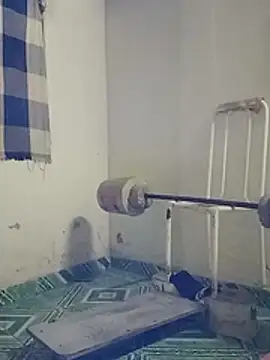 tarra122 online show from April 16, 9:39 pm