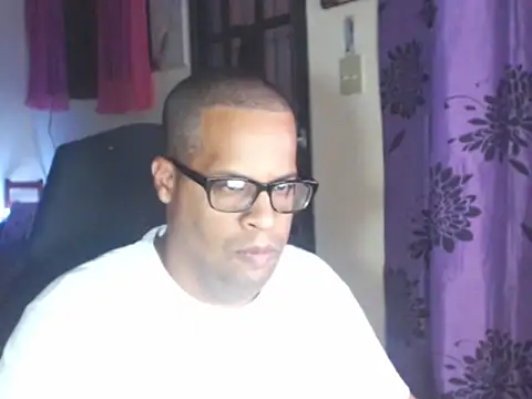 Snapshot of thesugar32 chatting on January 7, 2:12 am thesugar32 online show from January 7, 2:12 am