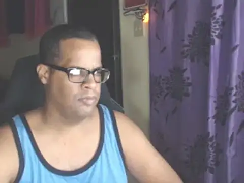 Snapshot of thesugar32 chatting on October 6, 2:16 am thesugar32 online show from October 6, 2:16 am