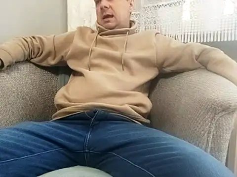 grzes19763 online show from March 31, 7:54 am