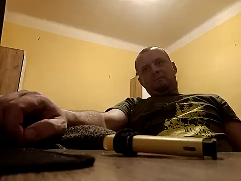 Snapshot of MrWhitePL chatting on January 2, 2:33 am MrWhitePL online show from January 2, 2:33 am