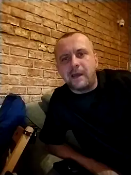 Snapshot of MrWhitePL chatting on October 29, 9:51 pm MrWhitePL online show from October 29, 9:51 pm