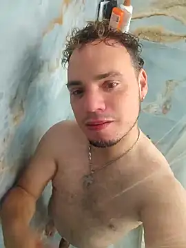 Snapshot of latinoflpr chatting on September 30, 3:12 am latinoflpr online show from September 30, 3:12 am