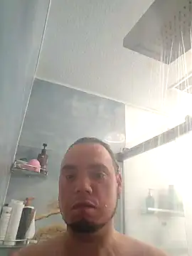 Snapshot of latinoflpr chatting on October 2, 1:31 am latinoflpr online show from October 2, 1:31 am