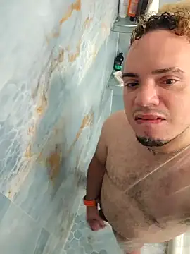 Snapshot of latinoflpr chatting on October 6, 2:16 am latinoflpr online show from October 6, 2:16 am