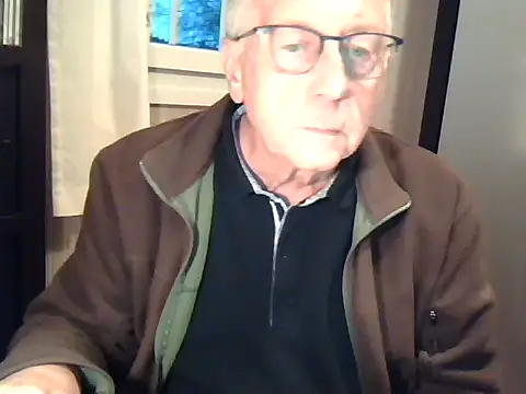 johnjohn622662 online show from December 15, 4:04 pm