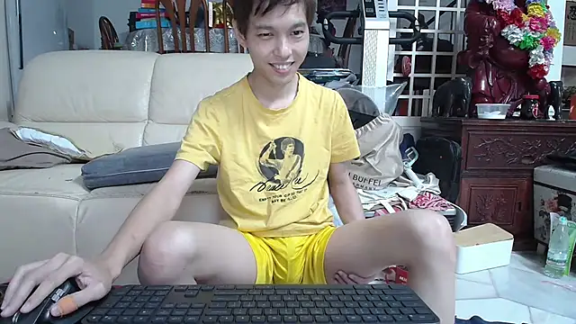 Snapshot of andrewooi chatting on March 23, 5:54 am andrewooi online show from March 23, 5:54 am