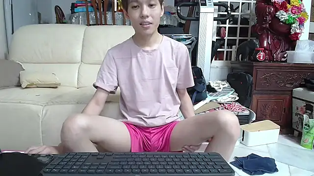 Snapshot of andrewooi chatting on March 8, 2:16 pm andrewooi online show from March 8, 2:16 pm