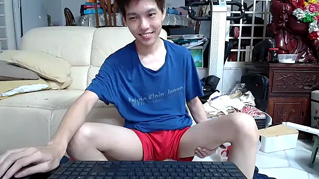 Snapshot of andrewooi chatting on March 19, 5:28 pm andrewooi online show from March 19, 5:28 pm