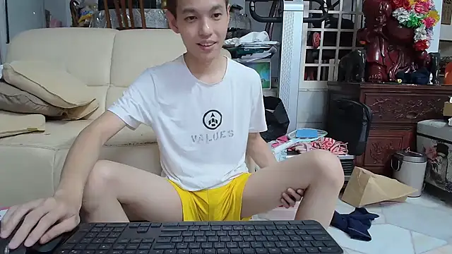 Snapshot of andrewooi chatting on January 7, 1:32 pm andrewooi online show from January 7, 1:32 pm