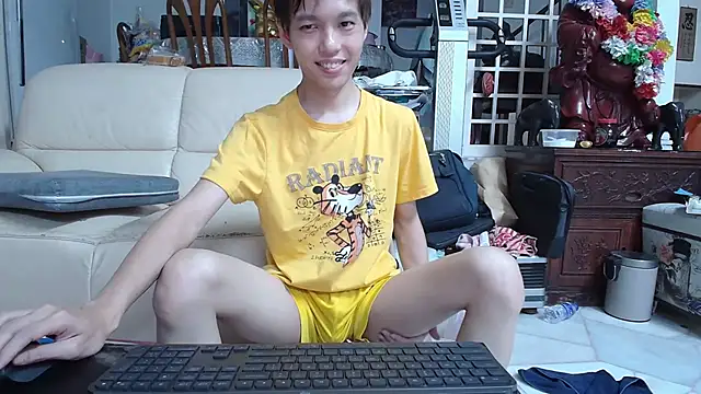 Snapshot of andrewooi chatting on December 29, 12:34 pm andrewooi online show from December 29, 12:34 pm