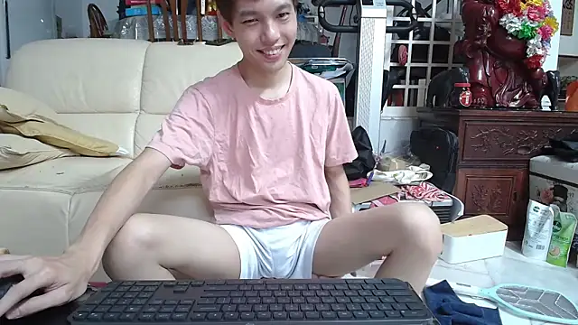 Snapshot of andrewooi chatting on March 3, 6:18 pm andrewooi online show from March 3, 6:18 pm