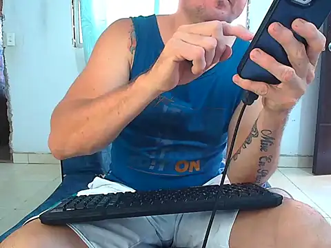 Snapshot of xavier_1988 chatting on January 8, 6:20 pm xavier 1988 online show from January 8, 6:20 pm