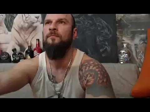 Snapshot of viking_30 chatting on January 14, 7:32 pm viking 30 online show from January 14, 7:32 pm