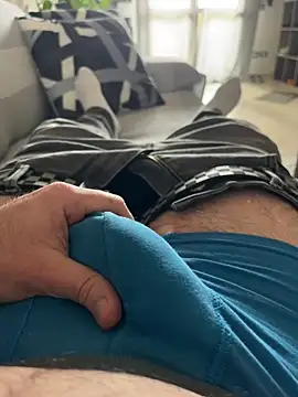  Inchiodo  online show from February 3, 1:40 pm