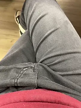  Inchiodo  online show from December 13, 5:43 pm