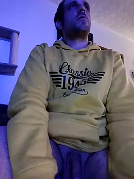 Snapshot of Codymc89 chatting on February 16, 3:05 am Codymc89 online show from February 16, 3:05 am