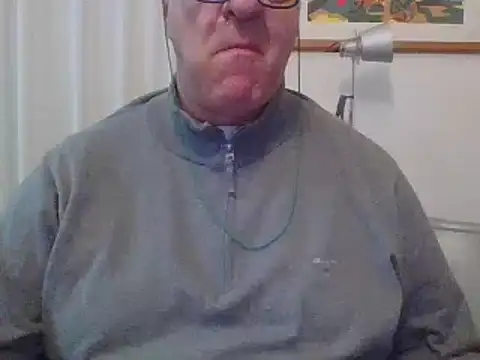 Snapshot of ANONIMO7735 chatting on December 16, 5:49 am ANONIMO7735 online show from December 16, 5:49 am