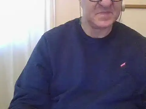Snapshot of ANONIMO7735 chatting on December 28, 4:20 pm ANONIMO7735 online show from December 28, 4:20 pm