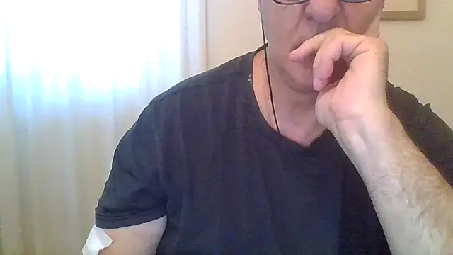Snapshot of ANONIMO7735 chatting on October 9, 7:57 am ANONIMO7735 online show from October 9, 7:57 am