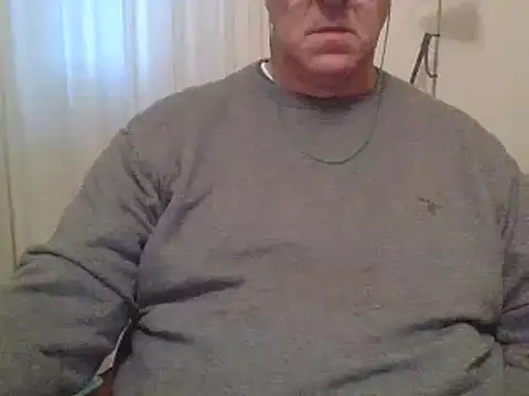 Snapshot of ANONIMO7735 chatting on December 22, 6:28 am ANONIMO7735 online show from December 22, 6:28 am