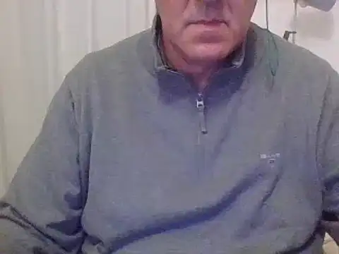 Snapshot of ANONIMO7735 chatting on December 13, 4:16 pm ANONIMO7735 online show from December 13, 4:16 pm
