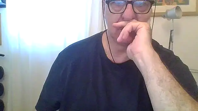 Snapshot of ANONIMO7735 chatting on September 23, 8:57 am ANONIMO7735 online show from September 23, 8:57 am