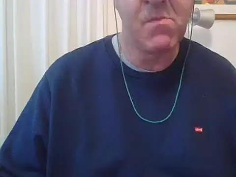 Snapshot of ANONIMO7735 chatting on December 13, 5:38 am ANONIMO7735 online show from December 13, 5:38 am