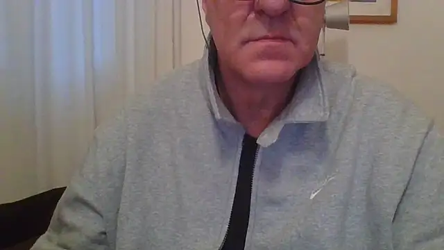 Snapshot of ANONIMO7735 chatting on February 13, 4:17 pm ANONIMO7735 online show from February 13, 4:17 pm