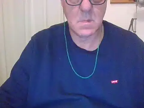 Snapshot of ANONIMO7735 chatting on December 11, 4:27 pm ANONIMO7735 online show from December 11, 4:27 pm