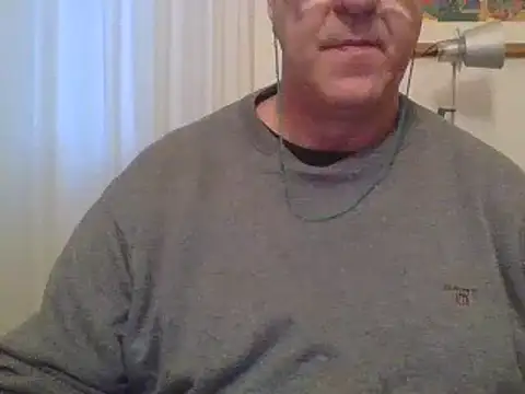 Snapshot of ANONIMO7735 chatting on December 26, 6:19 am ANONIMO7735 online show from December 26, 6:19 am