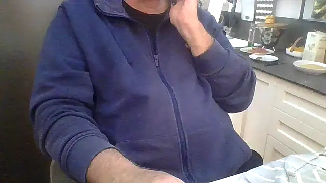 Snapshot of ANONIMO7735 chatting on October 3, 10:31 am ANONIMO7735 online show from October 3, 10:31 am