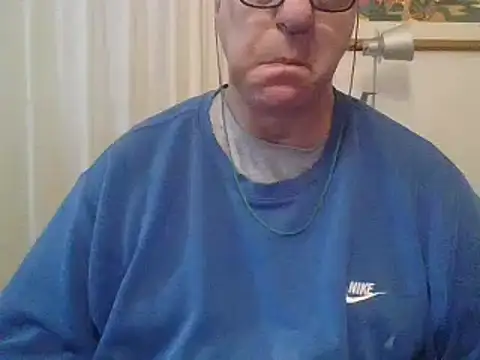 Snapshot of ANONIMO7735 chatting on December 19, 6:01 am ANONIMO7735 online show from December 19, 6:01 am