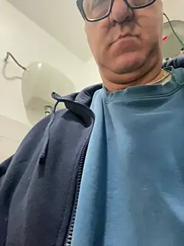Snapshot of ANONIMO7735 chatting on February 9, 7:05 am ANONIMO7735 online show from February 9, 7:05 am