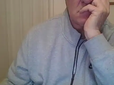 Snapshot of ANONIMO7735 chatting on December 18, 5:00 pm ANONIMO7735 online show from December 18, 5:00 pm