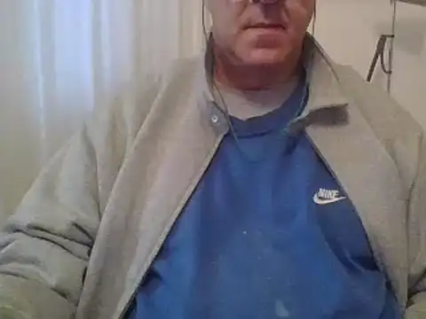 Snapshot of ANONIMO7735 chatting on January 10, 6:20 am ANONIMO7735 online show from January 10, 6:20 am