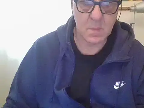 Snapshot of ANONIMO7735 chatting on March 23, 9:10 am ANONIMO7735 online show from March 23, 9:10 am