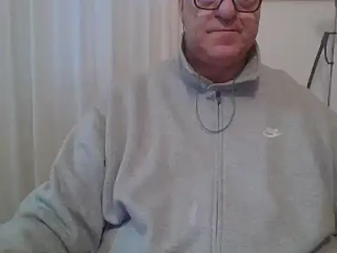 Snapshot of ANONIMO7735 chatting on January 13, 6:38 am ANONIMO7735 online show from January 13, 6:38 am