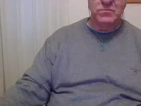 Snapshot of ANONIMO7735 chatting on December 23, 6:22 am ANONIMO7735 online show from December 23, 6:22 am