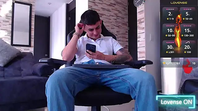 Lobito xxxl online show from November 19, 8:52 pm