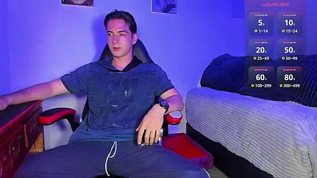 Snapshot of Alex_smith00 chatting on March 20, 1:57 am Alex smith00 online show from March 20, 1:57 am