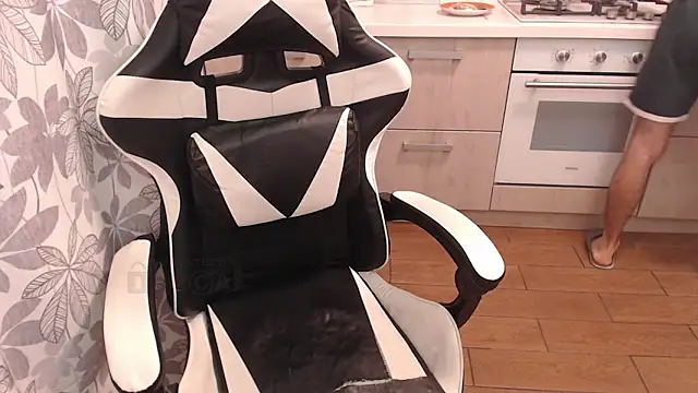 Mandarin4ks online show from March 27, 11:00 am