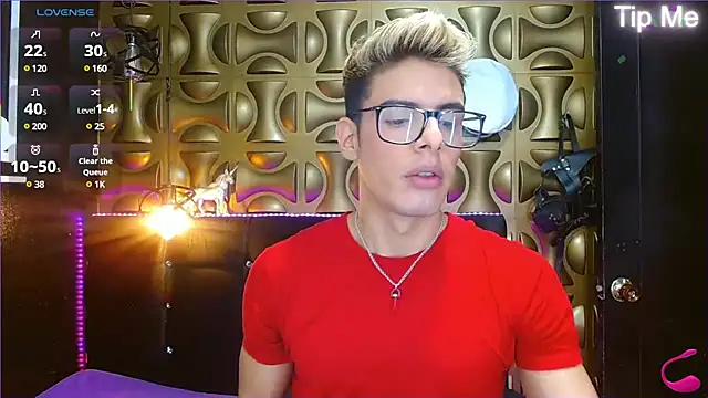 Snapshot of angel_sexyevil chatting on February 27, 12:23 pm angel sexyevil online show from February 27, 12:23 pm