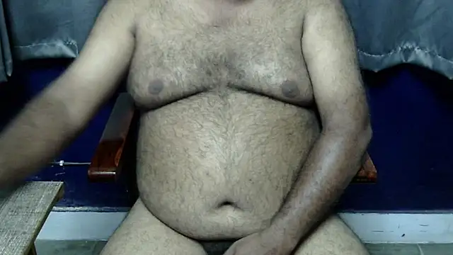 Snapshot of hairysubcub_70 chatting on October 7, 11:47 am hairysubcub 70 online show from October 7, 11:47 am