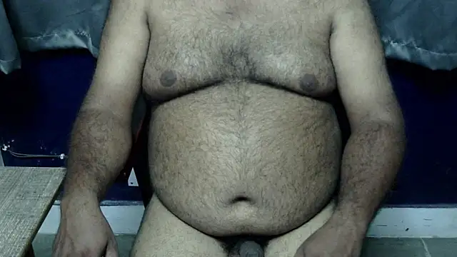 Snapshot of hairysubcub_70 chatting on October 10, 12:43 pm hairysubcub 70 online show from October 10, 12:43 pm