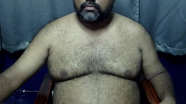Snapshot of hairysubcub_70 chatting on October 9, 12:43 pm hairysubcub 70 online show from October 9, 12:43 pm