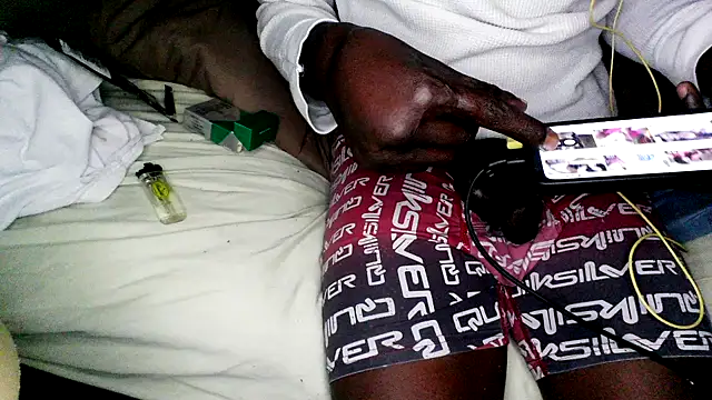 RinsingWood84 online show from February 3, 7:46 am